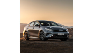 كيا تحقق رقما قياسياً لأكبر عدد من الجوائز التي حصلت عليها علامة تجارية في عامٍ واحد وذلك وفق "دراسة أداء السيارات وتصنيعها وتصميمها" ("أبيل" APEAL) التي أجراها معهد أبحاث السوق الأمريكي "جاي