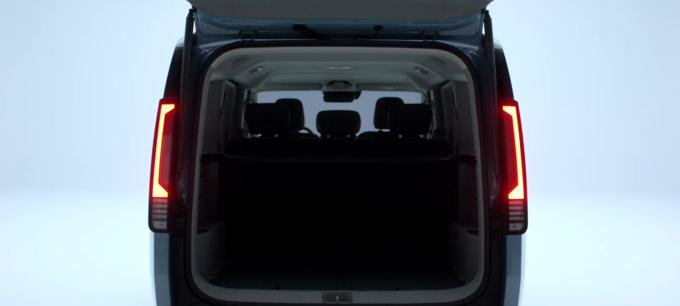 Wide-open tailgate for easy loading