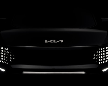 كيا تكشف النقاب عن التصميم الخارجي لسيارة الدفع الرباعي EV9 من خلال لقطات مصورة مميزة