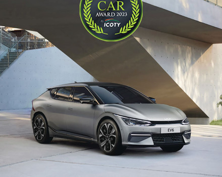 كيا كارينز تفوز بلقب سيارة العام 2023 في الهند و EV6 تحصد جائزة السيارة الخضراء