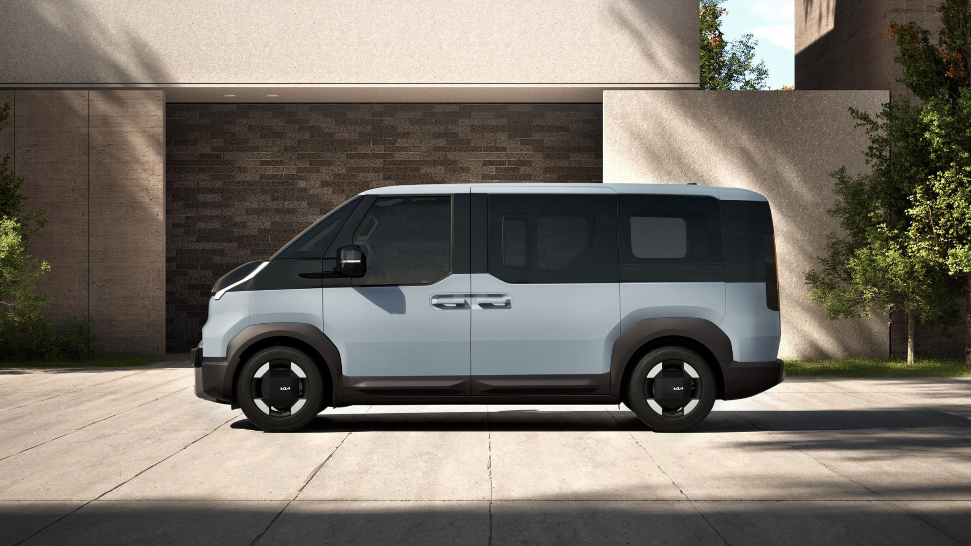 Kia PV5 Passenger Named Autocar&rsquo;s &lsquo;Best Large Car&rsquo; for 2026